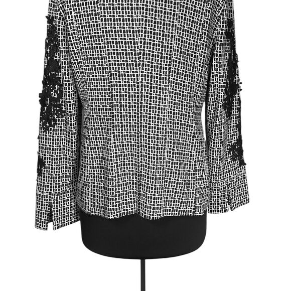 Chico's Jacket Black White Floral Lace Embroidered Applique Sleeve Size 1/M/8/10 - Picture 9 of 10